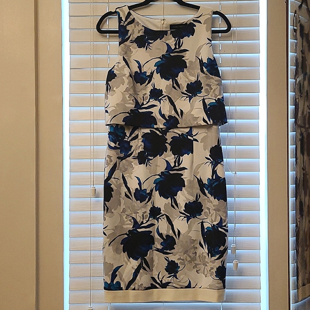 IVANKA TRUMP DRESS sz 8 blue white and gray floral dress